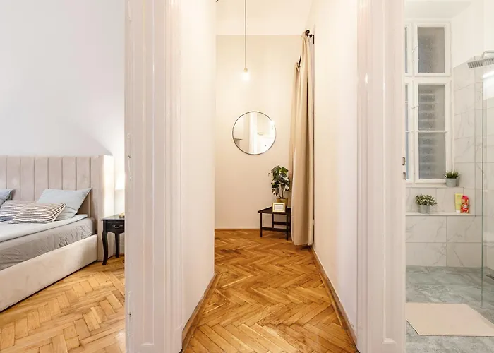 Lejlighed 3br Loft Heart Of Bp Sleeps 8 Budapest